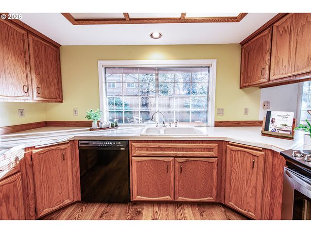 1810 HAPPY Ln, Eugene, OR 97401