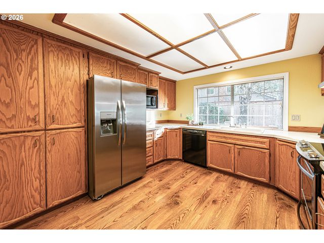 1810 HAPPY Ln, Eugene, OR 97401