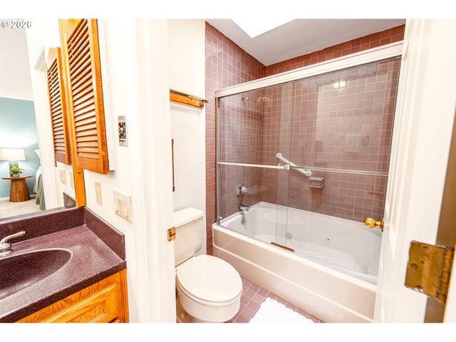 1810 HAPPY Ln, Eugene, OR 97401