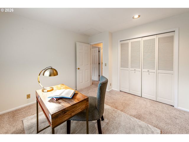 1810 HAPPY Ln, Eugene, OR 97401