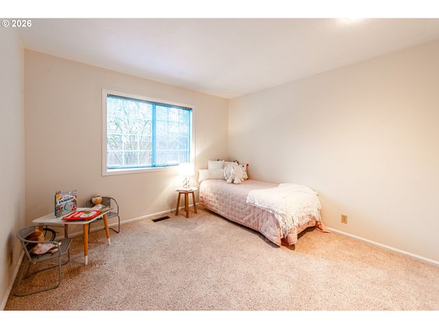 1810 HAPPY Ln, Eugene, OR 97401