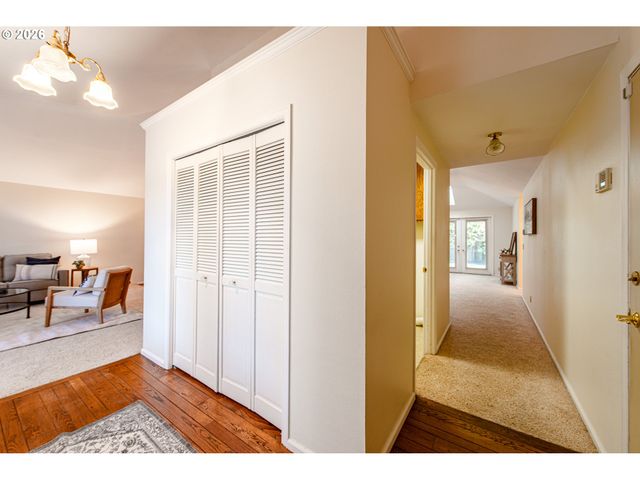 1810 HAPPY Ln, Eugene, OR 97401