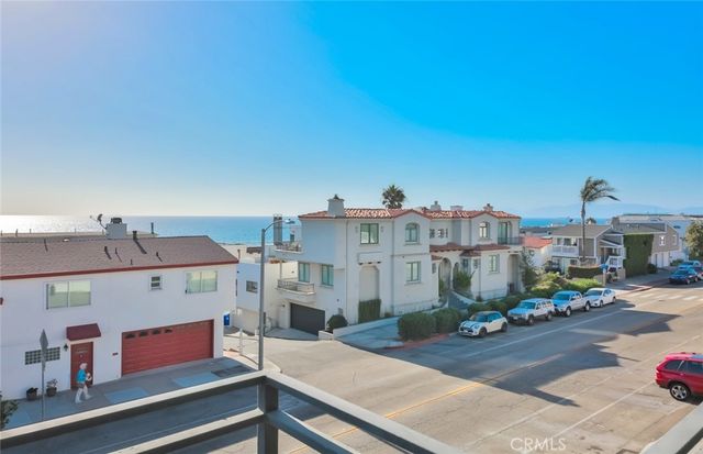 104 Manhattan Avenue, Manhattan Beach, CA 90266