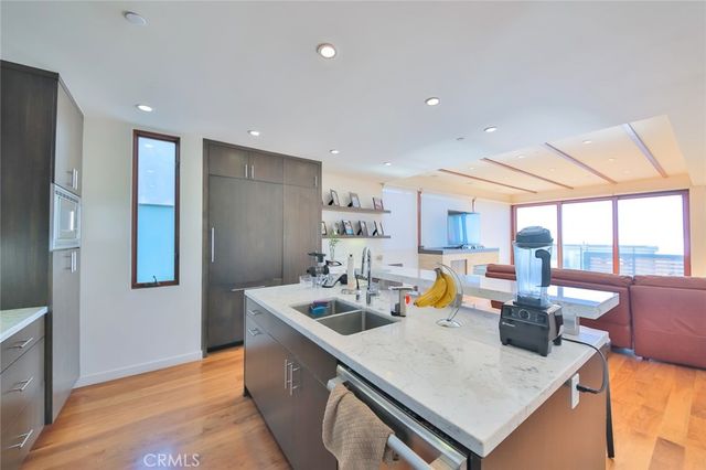 104 Manhattan Avenue, Manhattan Beach, CA 90266