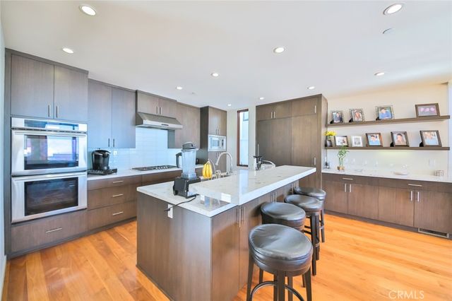 104 Manhattan Avenue, Manhattan Beach, CA 90266