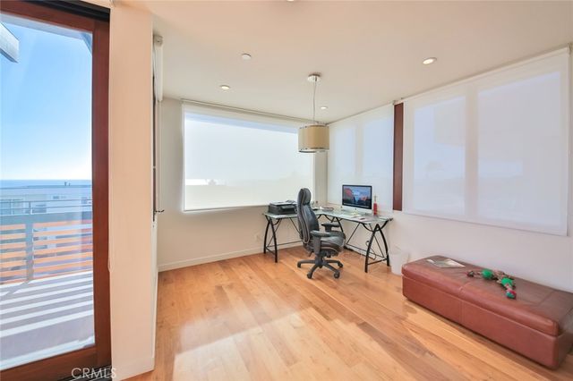 104 Manhattan Avenue, Manhattan Beach, CA 90266