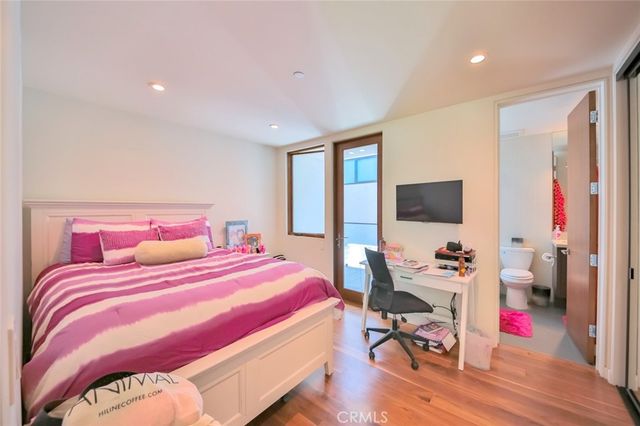 104 Manhattan Avenue, Manhattan Beach, CA 90266