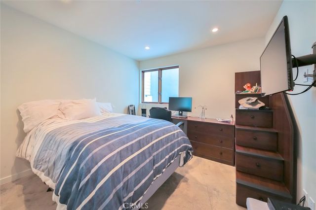 104 Manhattan Avenue, Manhattan Beach, CA 90266