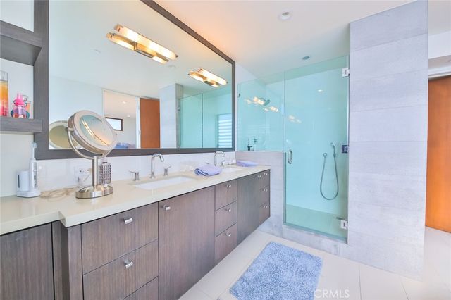 104 Manhattan Avenue, Manhattan Beach, CA 90266