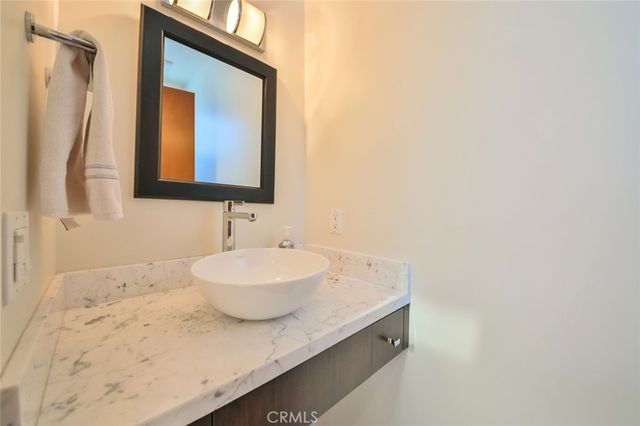 104 Manhattan Avenue, Manhattan Beach, CA 90266