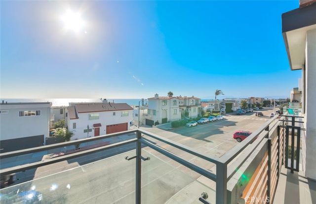 104 Manhattan Avenue, Manhattan Beach, CA 90266