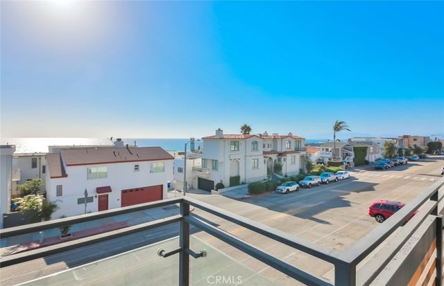 104 Manhattan Avenue, Manhattan Beach, CA 90266