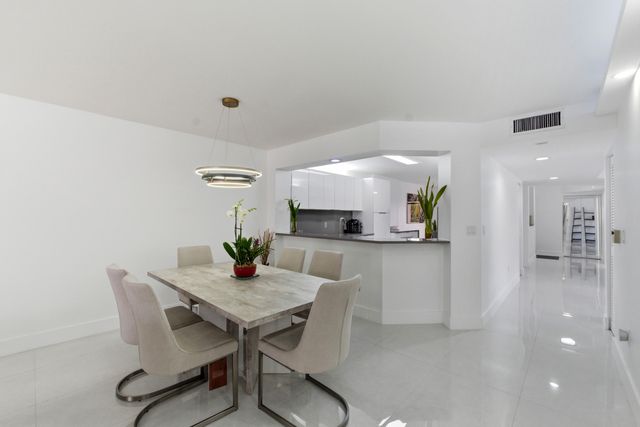 7524 Granville Drive 201, Tamarac, FL 33321