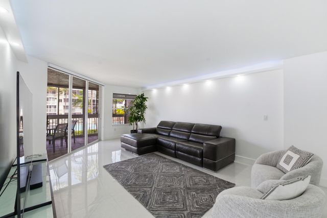 7524 Granville Drive 201, Tamarac, FL 33321