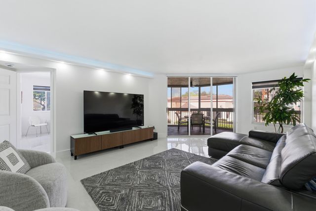 7524 Granville Drive 201, Tamarac, FL 33321