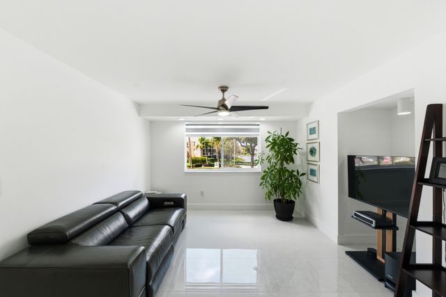 7524 Granville Drive 201, Tamarac, FL 33321