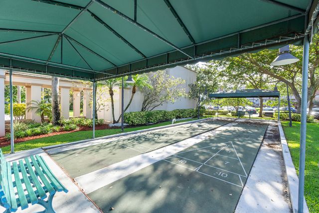 7524 Granville Drive 201, Tamarac, FL 33321