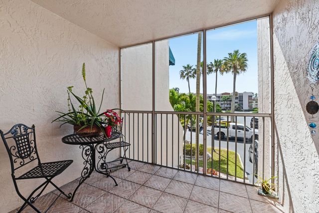 7524 Granville Drive 201, Tamarac, FL 33321