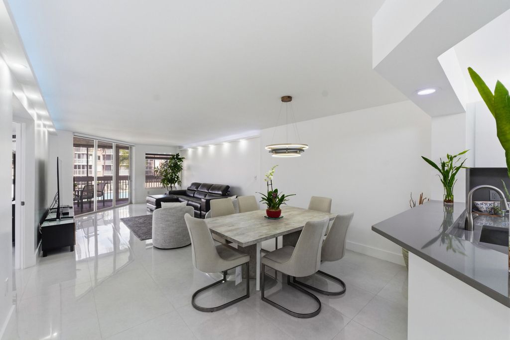 7524 Granville Drive 201, Tamarac, FL 33321