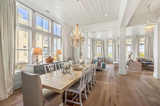 2445 E Seaside Drive, Galveston, TX 77550