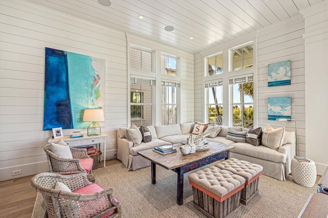 2445 E Seaside Drive, Galveston, TX 77550