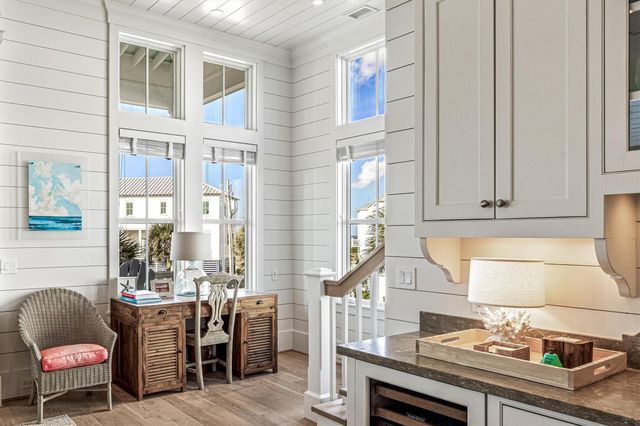 2445 E Seaside Drive, Galveston, TX 77550