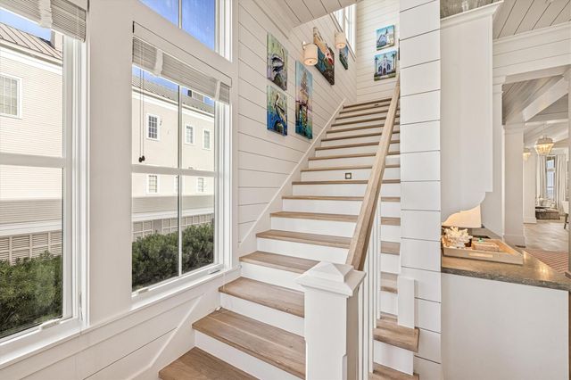 2445 E Seaside Drive, Galveston, TX 77550