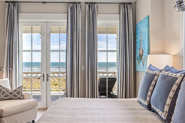 2445 E Seaside Drive, Galveston, TX 77550