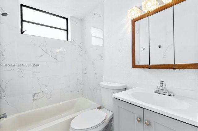 551 NW 183rd St 551, Miami Gardens, FL 33169