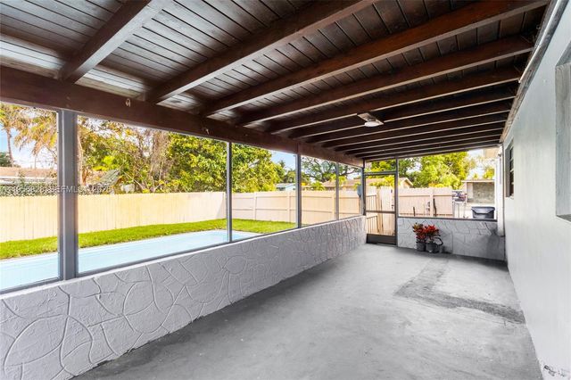 551 NW 183rd St 551, Miami Gardens, FL 33169