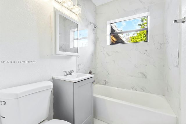 551 NW 183rd St 551, Miami Gardens, FL 33169