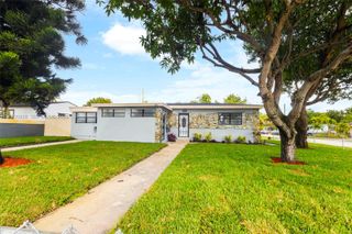 551 NW 183rd St 551, Miami Gardens, FL 33169