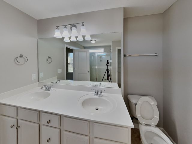 1637 Robindale Dr, Hermitage, TN 37076