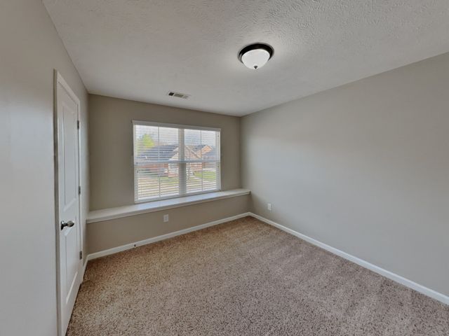 1637 Robindale Dr, Hermitage, TN 37076