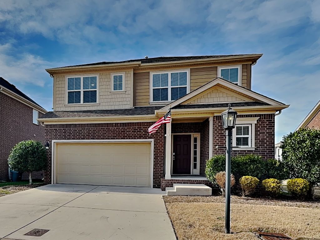 1637 Robindale Dr, Hermitage, TN 37076