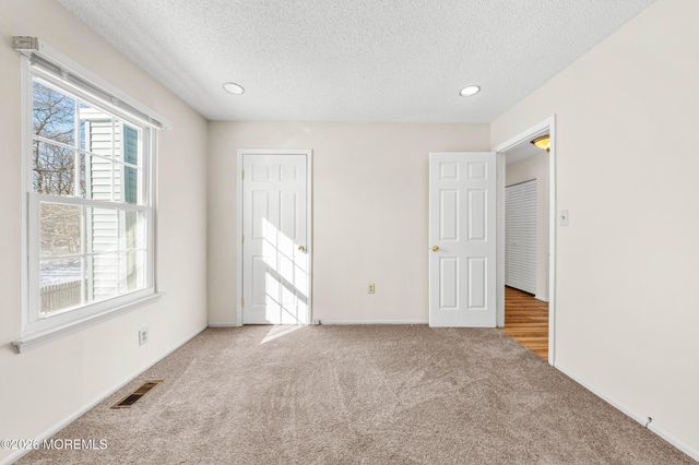 19 Sloop Square, Freehold, NJ 07728