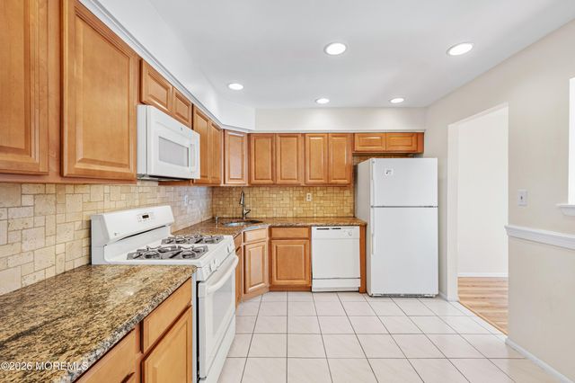 19 Sloop Square, Freehold, NJ 07728