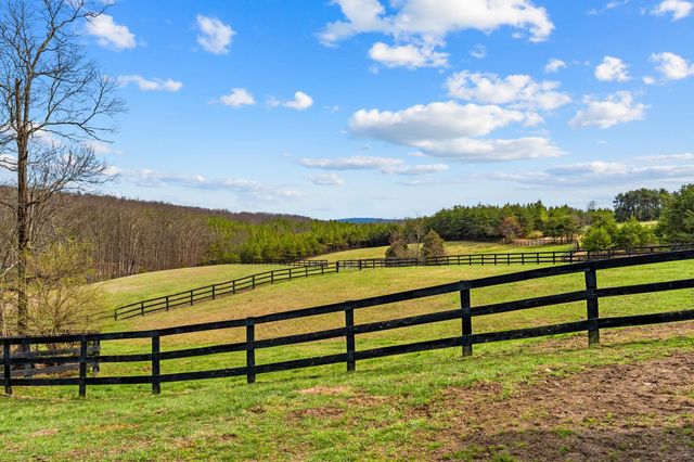 632 DRY CREEK LN, Winchester, VA 22603