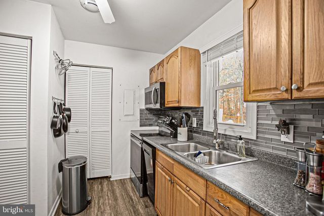 10400 HILLSIDE LN, Fredericksburg, VA 22408