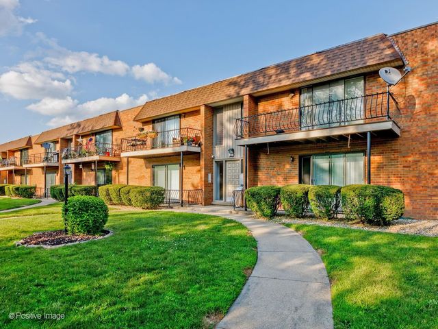 627 N Carroll Parkway 105, Glenwood, IL 60425