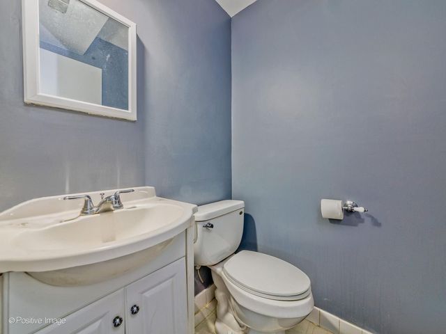 627 N Carroll Parkway 105, Glenwood, IL 60425
