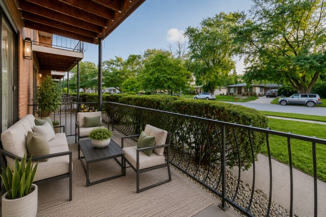 627 N Carroll Parkway 105, Glenwood, IL 60425