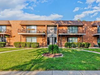 627 N Carroll Parkway 105, Glenwood, IL 60425