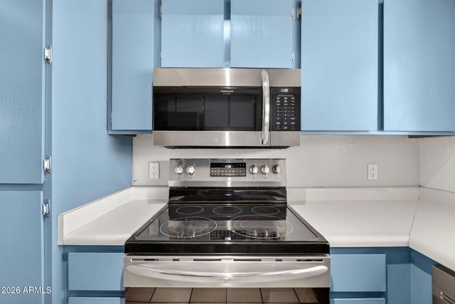 4916 W GROVERS Avenue, Glendale, AZ 85308