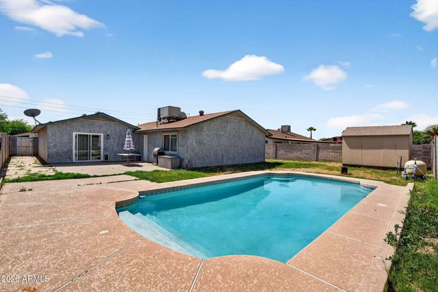 4916 W GROVERS Avenue, Glendale, AZ 85308