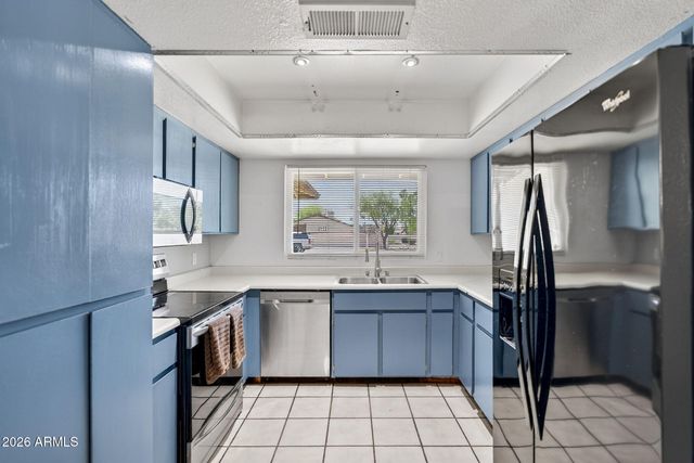 4916 W GROVERS Avenue, Glendale, AZ 85308