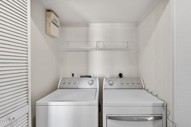 4916 W GROVERS Avenue, Glendale, AZ 85308