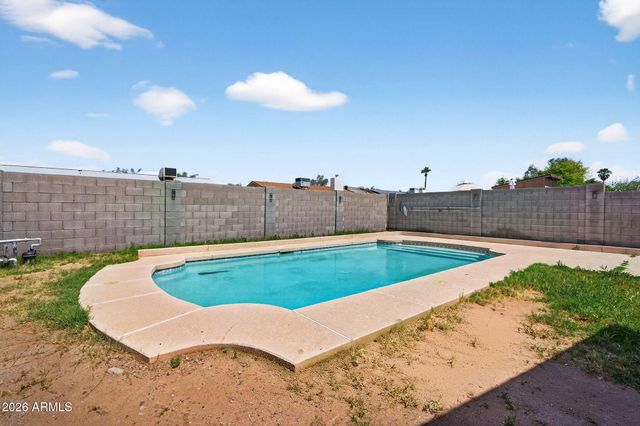 4916 W GROVERS Avenue, Glendale, AZ 85308