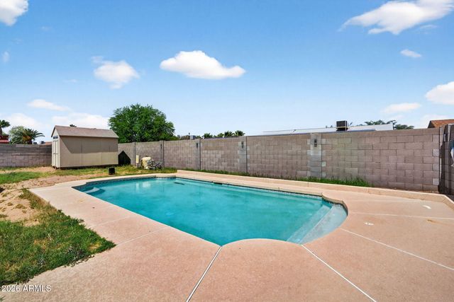 4916 W GROVERS Avenue, Glendale, AZ 85308