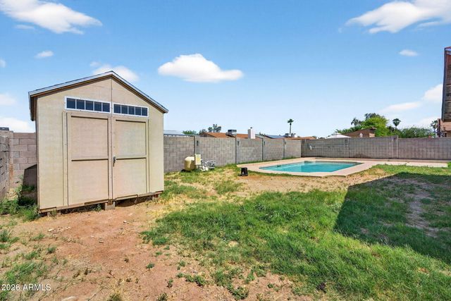 4916 W GROVERS Avenue, Glendale, AZ 85308
